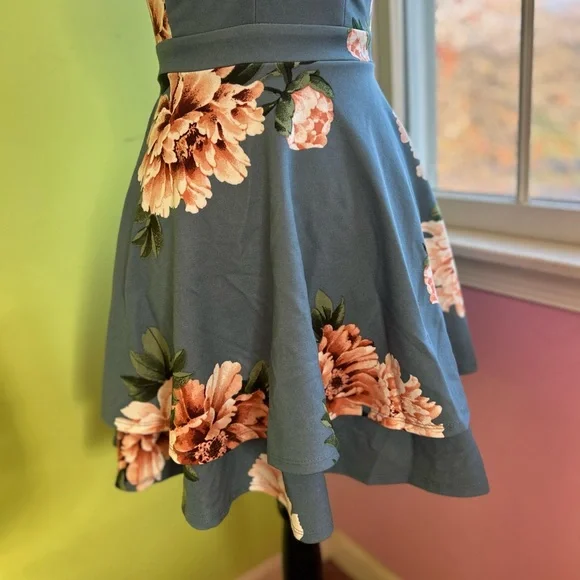 Emerald Sundae Formal Mini Dress - Picture 4 of 6